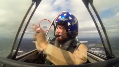 Cuando intentas subir tus fotos a la nube...  ¡De manera literal!