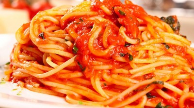 Cómo hacer espaguetis con atún y tomate - Recetas rápidas