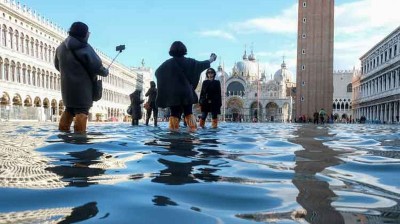 Cuando intentas hacerte un selfie en Venecia…