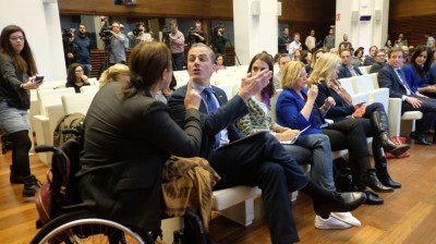 Una víctima de violencia de género se encara con Ortega Smith