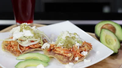 Toasts au Tinga de Poulet – Cuisine Mexicaine