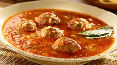 Soup with noodles and meatballs