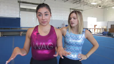 Una cheerleader prueba la gimnasia por primera vez