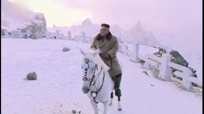 El jinete Kim Jong Un y su caballo blanco