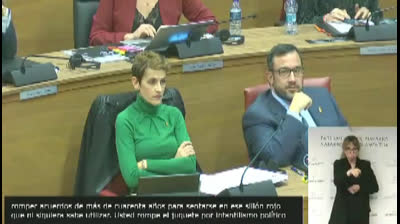 Chivite y Pérez-Nievas suben el tono en el Parlamento de Navarra
