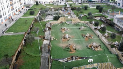 Un parque infantil y un parking hundidos bajo tierra en Santander
