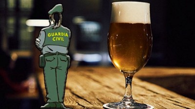 Llamada Guardia Civil León Señor Encerrado en un Bar