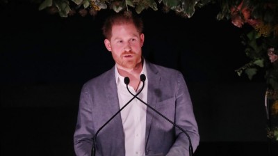 El príncipe Harry renuncia a la realeza británica