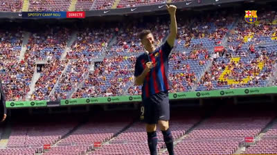 Presentación oficial de Robert Lewandowski en el Camp Nou
