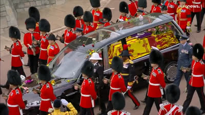 El cuerpo de Isabel II ya descansa en el palacio de Windsor