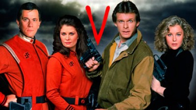 V – Invasión Extraterrestre (opening)