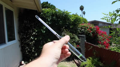 How to use a hydrometer when brewing beer