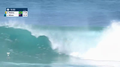 Gabriel Medina insane waves in competition