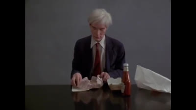 Andy Warhol comiendo una hamburguesa. 1982, Jørgen Leth