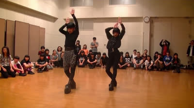 DEBES VER ESTAS HERMANAS BAILANDO VOGUE