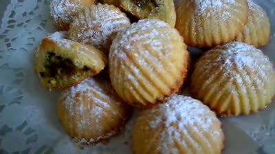 Bollos rellenos de pistacho - Receta espectacular