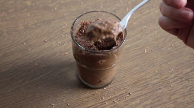 Chocolate mousse - easy vegan desserts