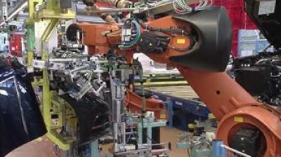 Assembly line of the Mercedes-Benz S-Class
