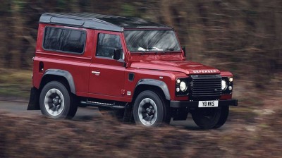 Assembly line of the Land Rover Defender