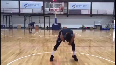 El jugador del Real Madrid que anota canastas imposibles desde mitad de cancha