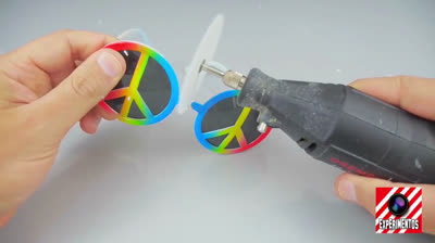 Cortando objetos con papel