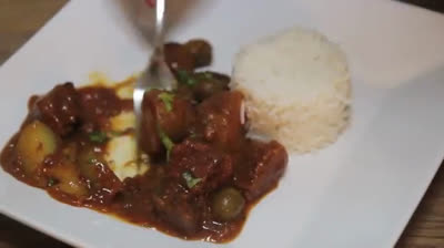 Papas con carne al estilo cubano