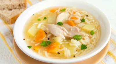 Sopa de pollo a la cubana