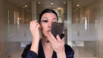 The secrets of Kourtney Kardashian for a natural makeup