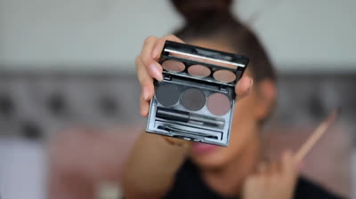 Daily makeup for beginners