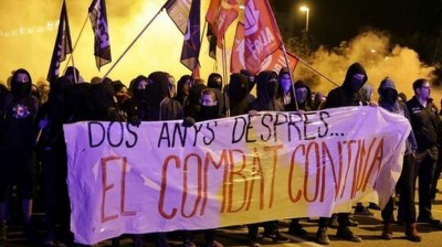 The CDR are concentrated in front of the Guardia Civil of Girona