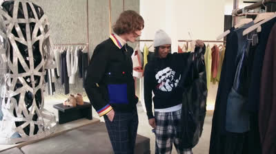 ¿Te gusta vestir de negro? Aprende como hacerlo