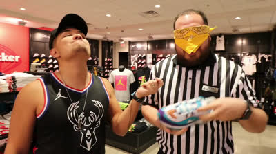 Footlocker challenge: Can they guess the shoes blindfolded?