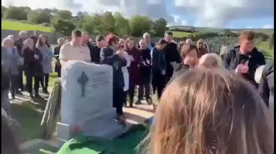 An Irishman leaves a recording of himself... in his coffin!