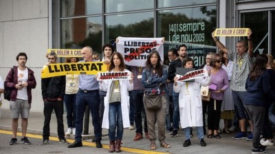 Pedro Sánchez abucheado en un hospital de Barcelona